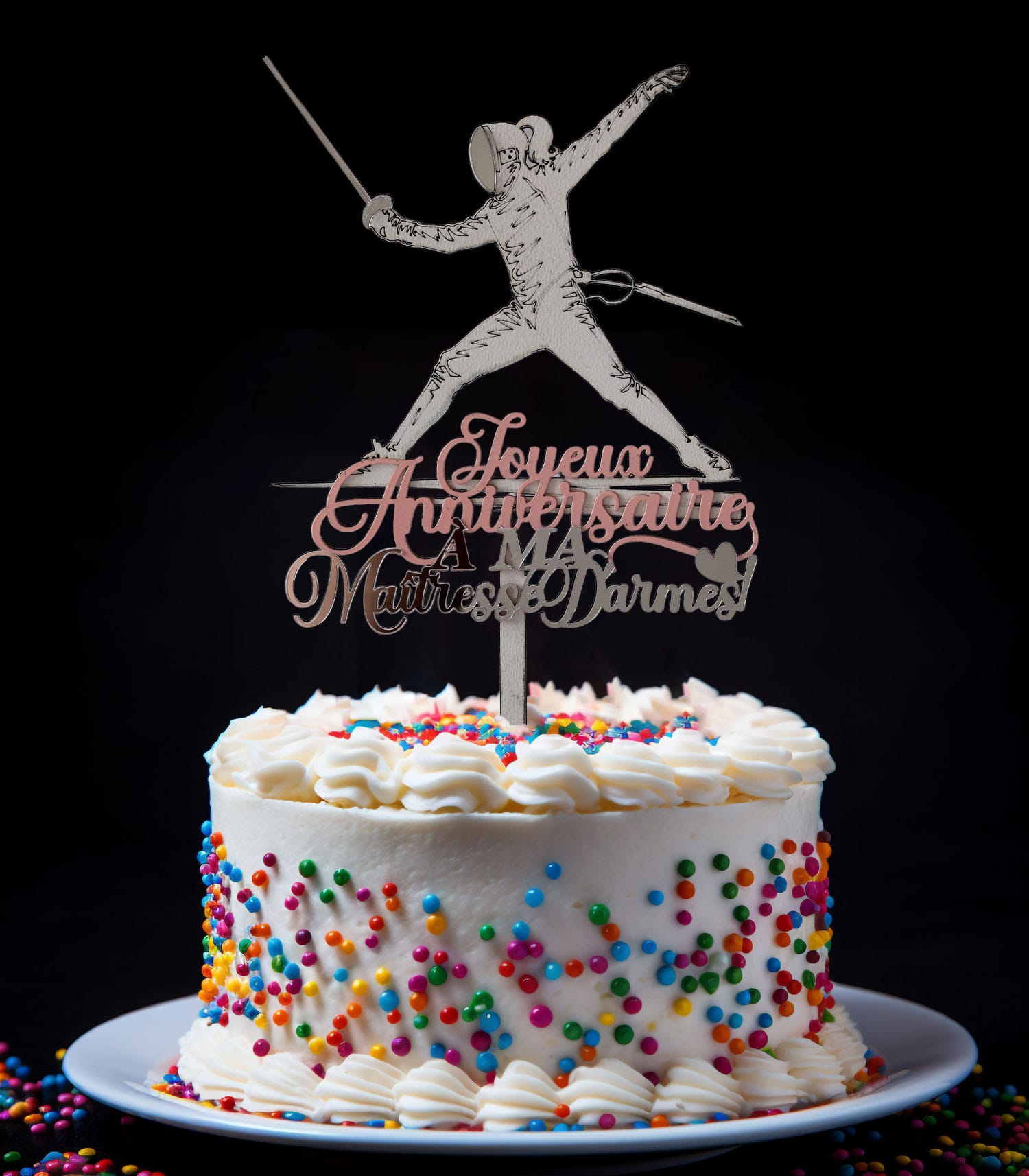 Topper à gâteau escrimeuse en blanc avec inscription rose pâle et argent miroir Joyeux anniversaire ma maîtresse d'arme