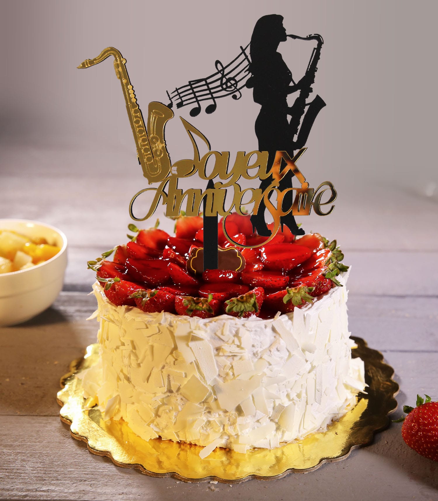 Topper à gâteau saxophoniste femme en fibre de bois noir avec notes de musique, inscription Joyeux anniversaire doré miroir